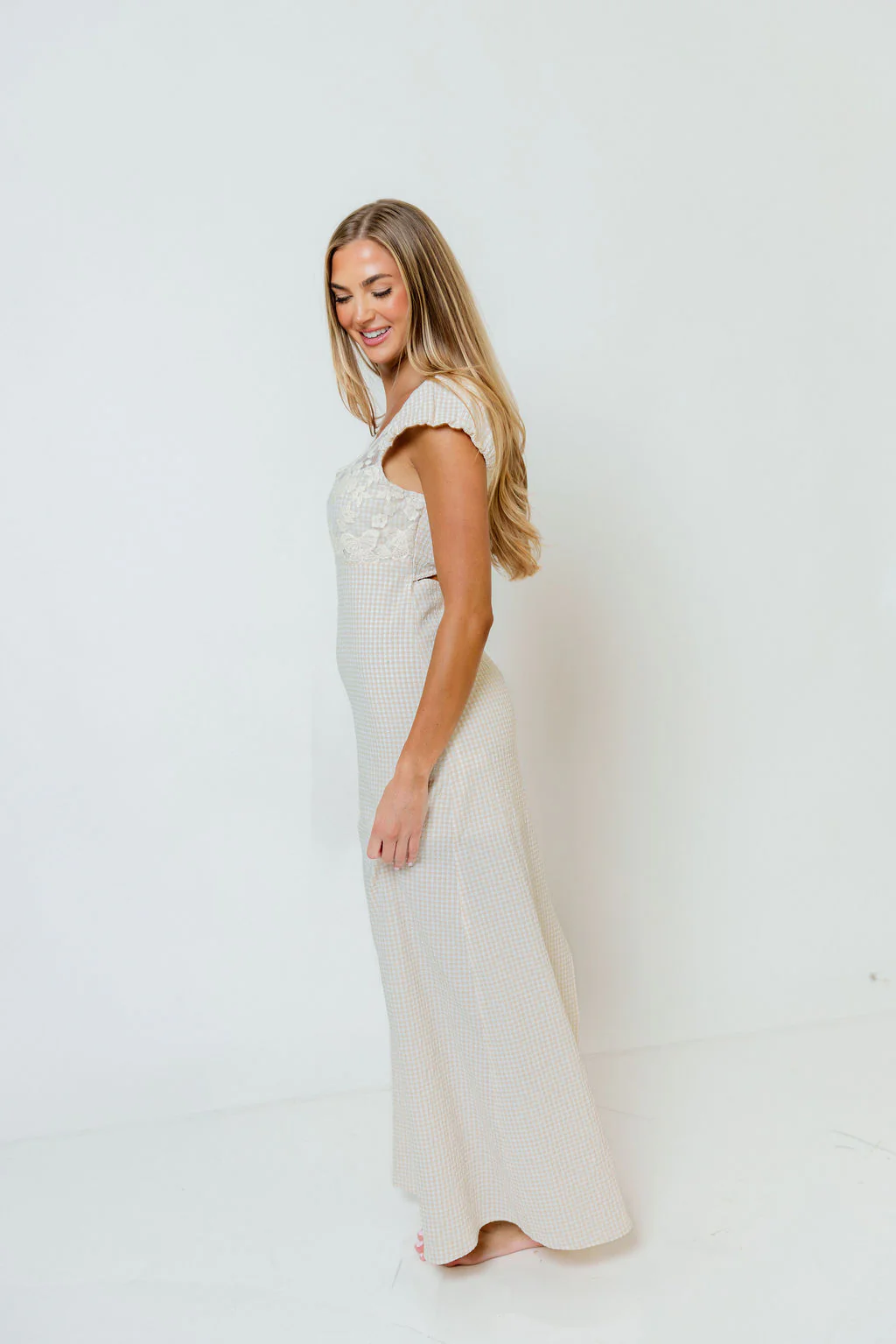 Shay Embroidered Lace Cap Sleeve Maxi Dress in Taupe/Ivory - Image 2