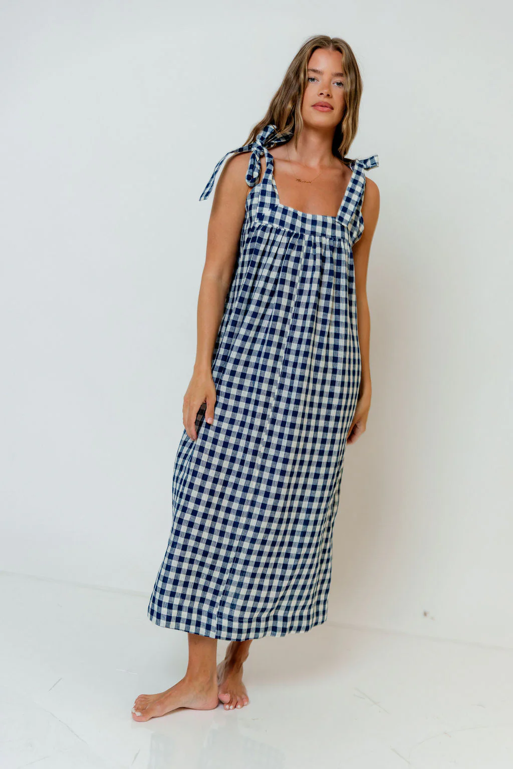 Estelle 100% Linen Midi Dress in Navy/White - Image 3