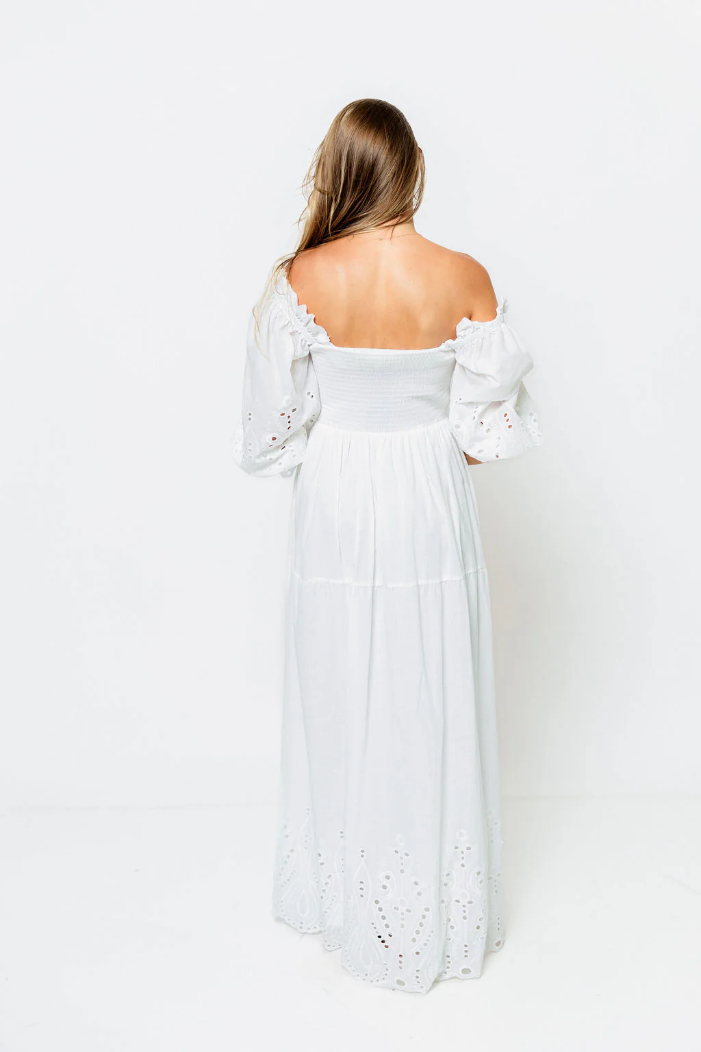 100% Cotton Karolina Maxi Dress in White - Image 10