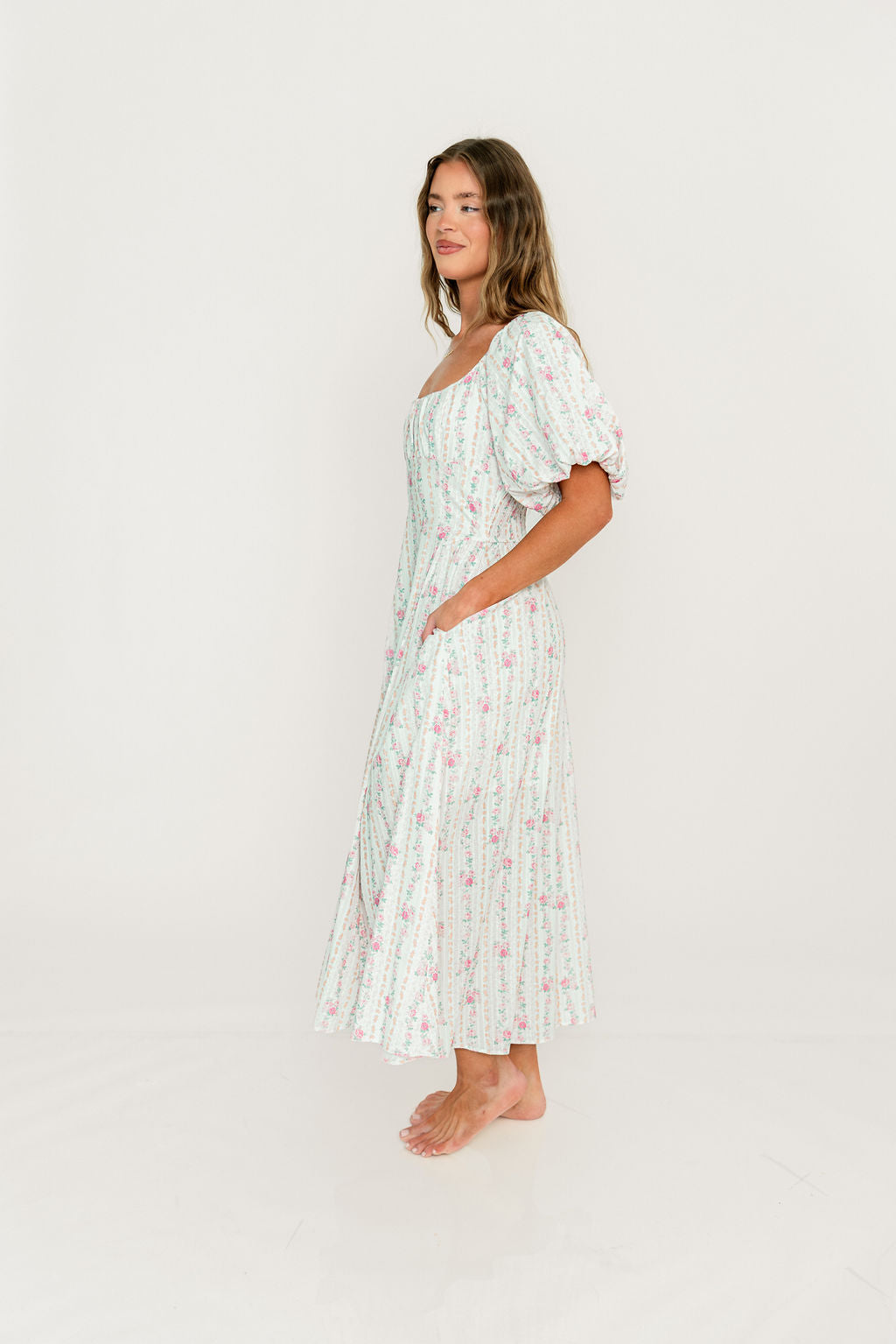 Eliana Floral Puff Sleeve Midi Dress in Coral/Pink - Image 5