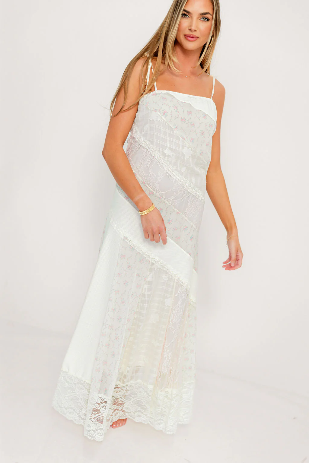 Garner Floral and Lace Maxi Dress in Cream/Pink - Image 3