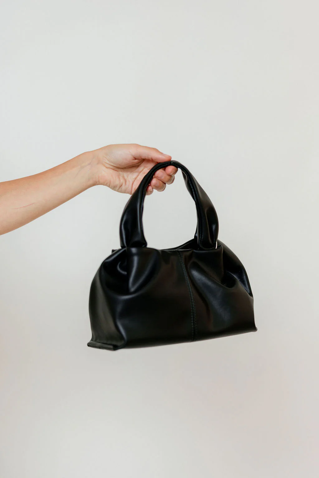 Gloria Handbag in Black