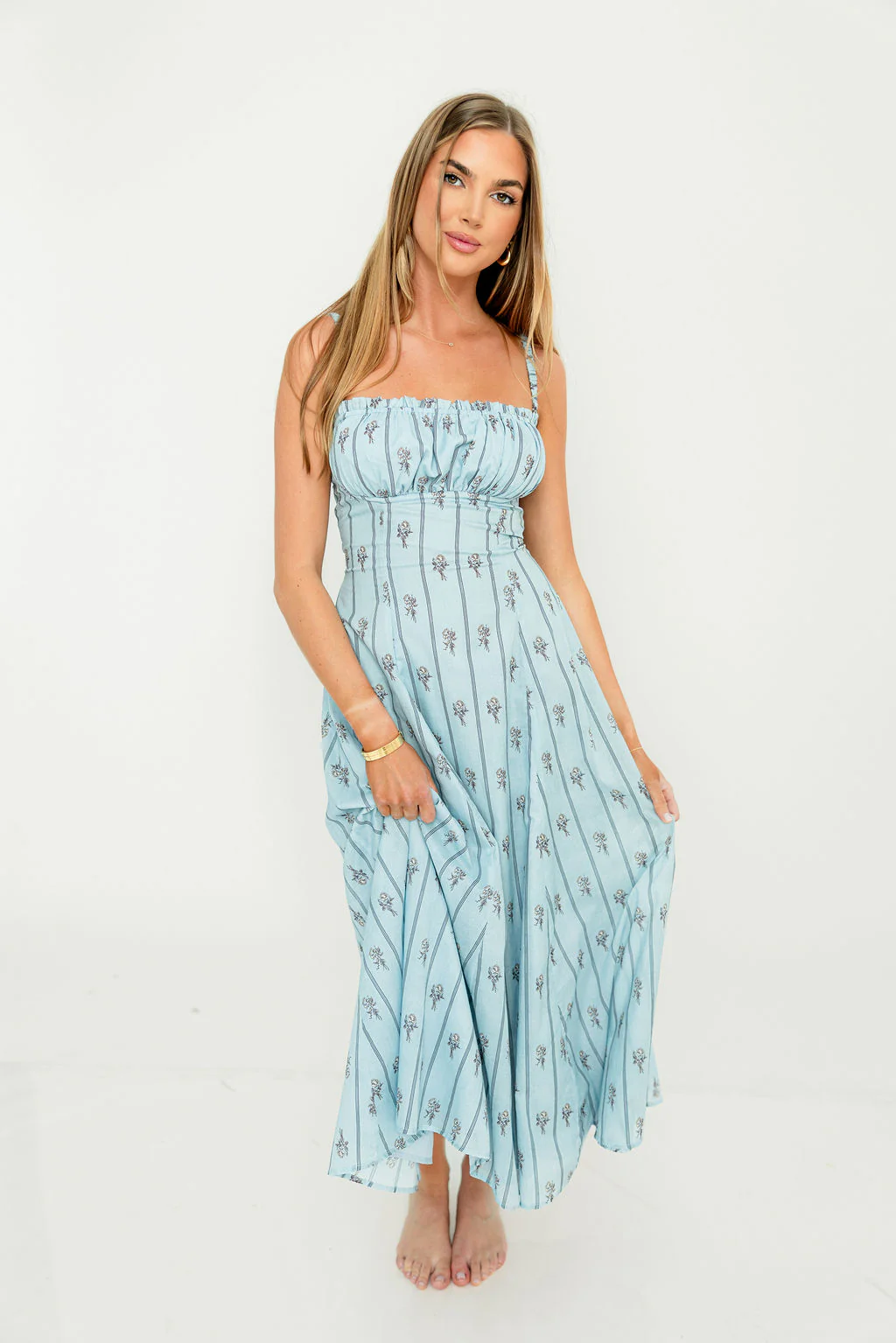 Lynlee Wallpaper Floral Midi Dress in Blue - Image 5