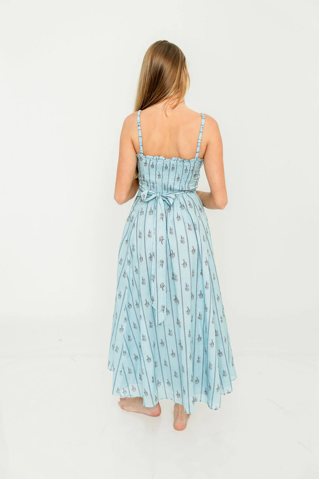 Lynlee Wallpaper Floral Midi Dress in Blue - Image 8