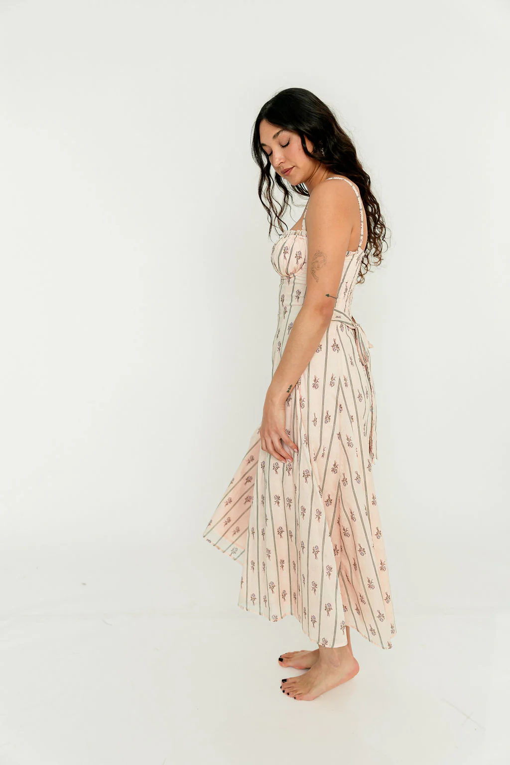 Lynlee Wallpaper Floral Print Midi Dress in Rose - Image 5