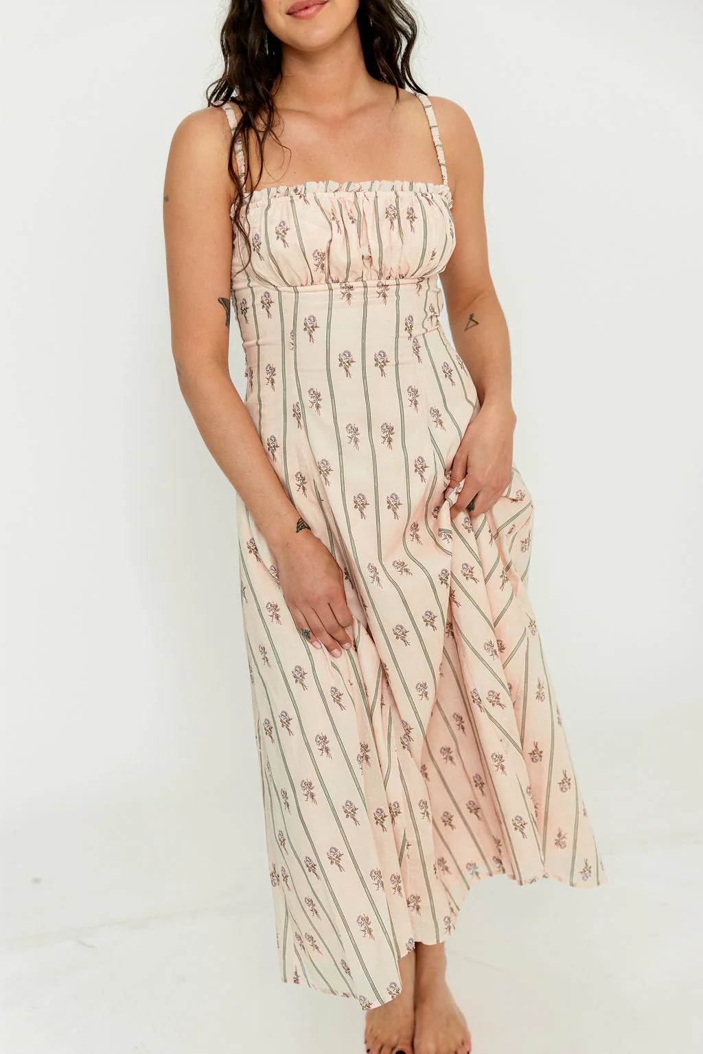 Lynlee Wallpaper Floral Print Midi Dress in Rose - Image 9