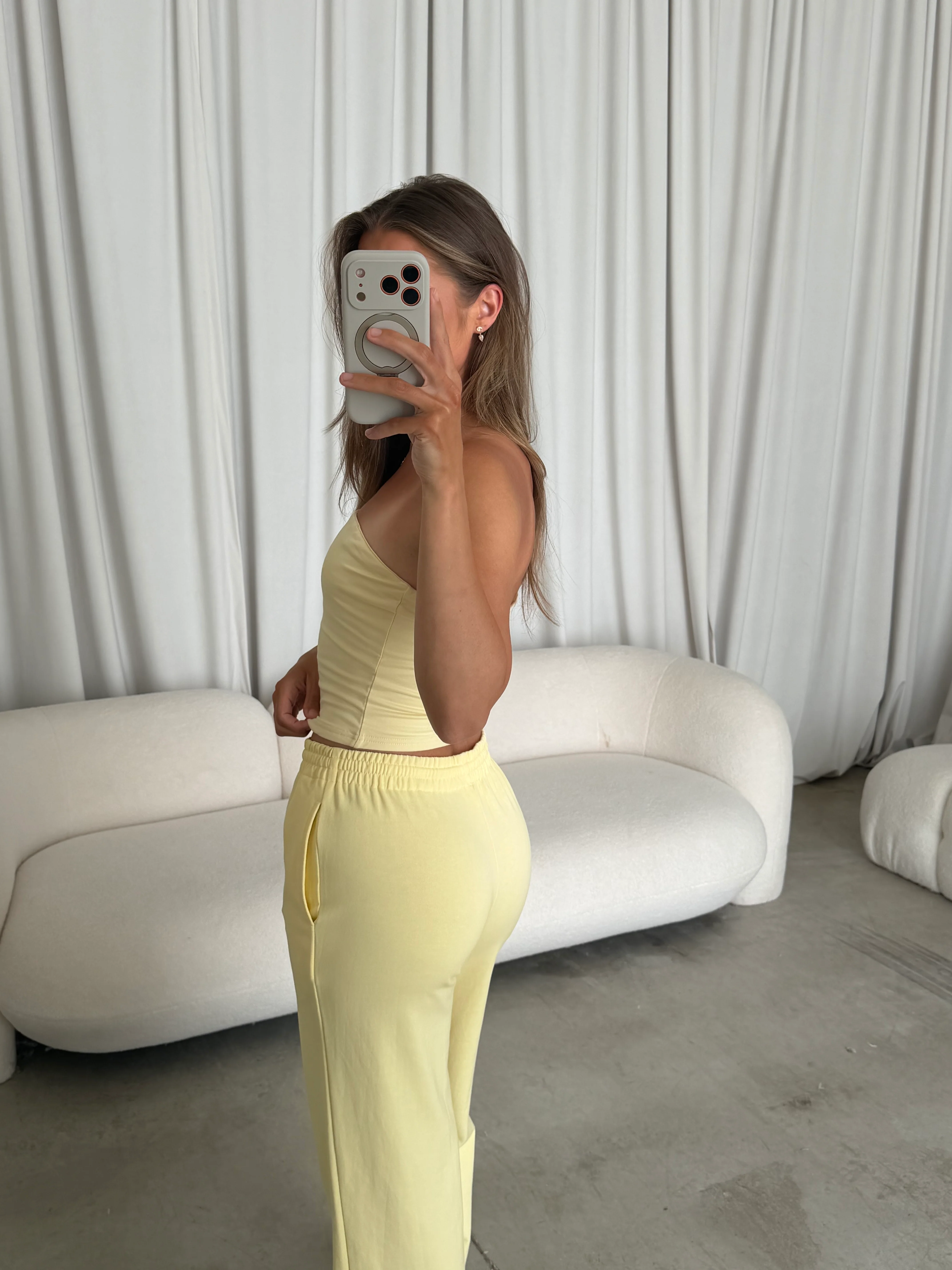 Khloe Set in Butter - Image 5