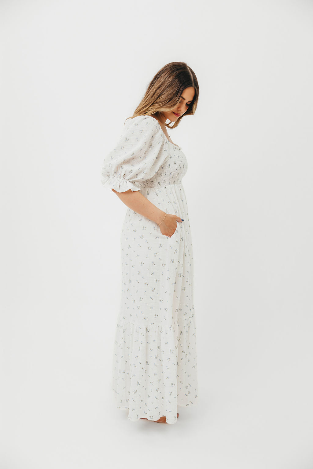 Livvy 100% Cotton Maxi Dress in Off-White / Blue Floral - Bump Friendly & Inclusive Sizing - Image 23
