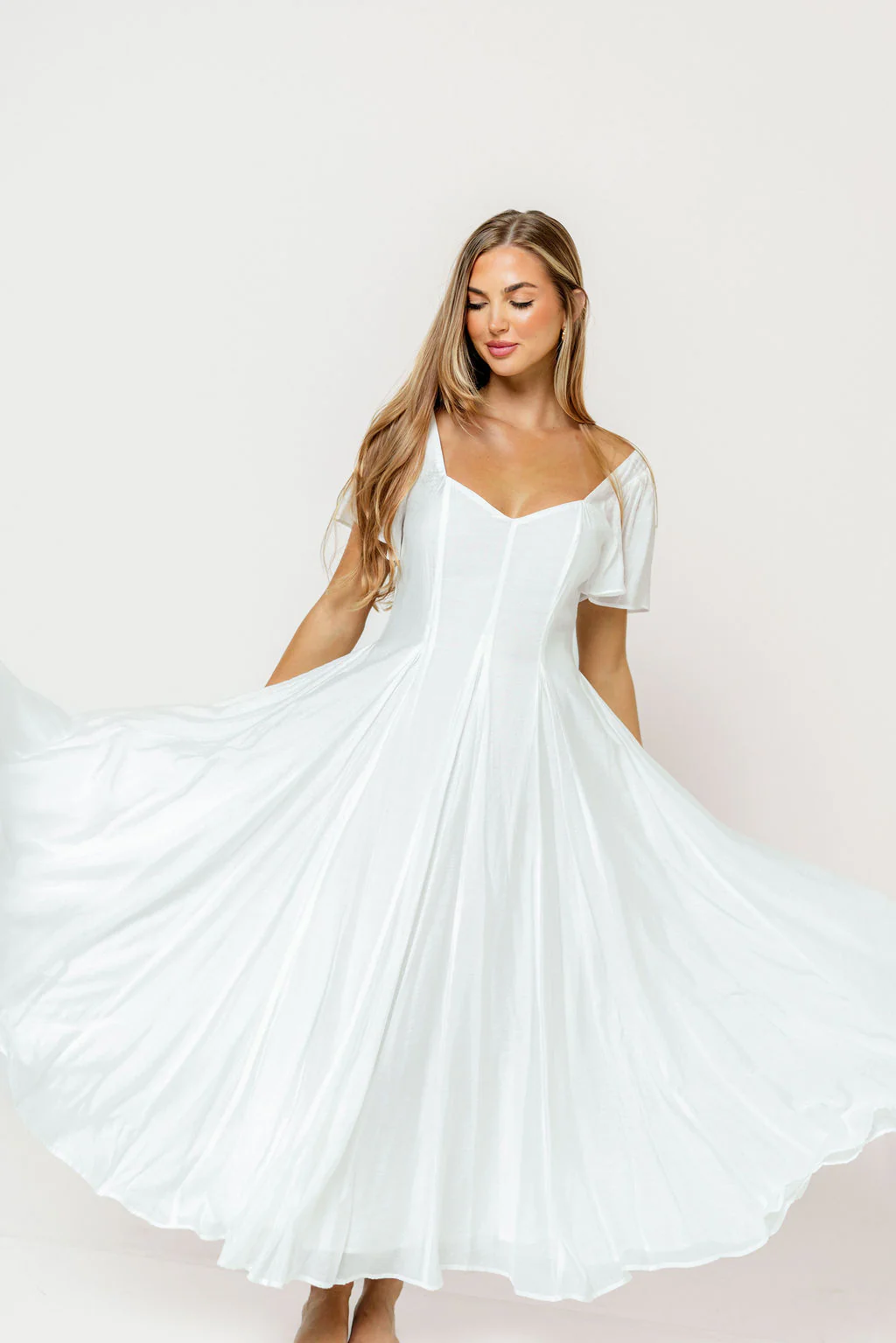 Meret Maxi Dress in Off-White - Image 11