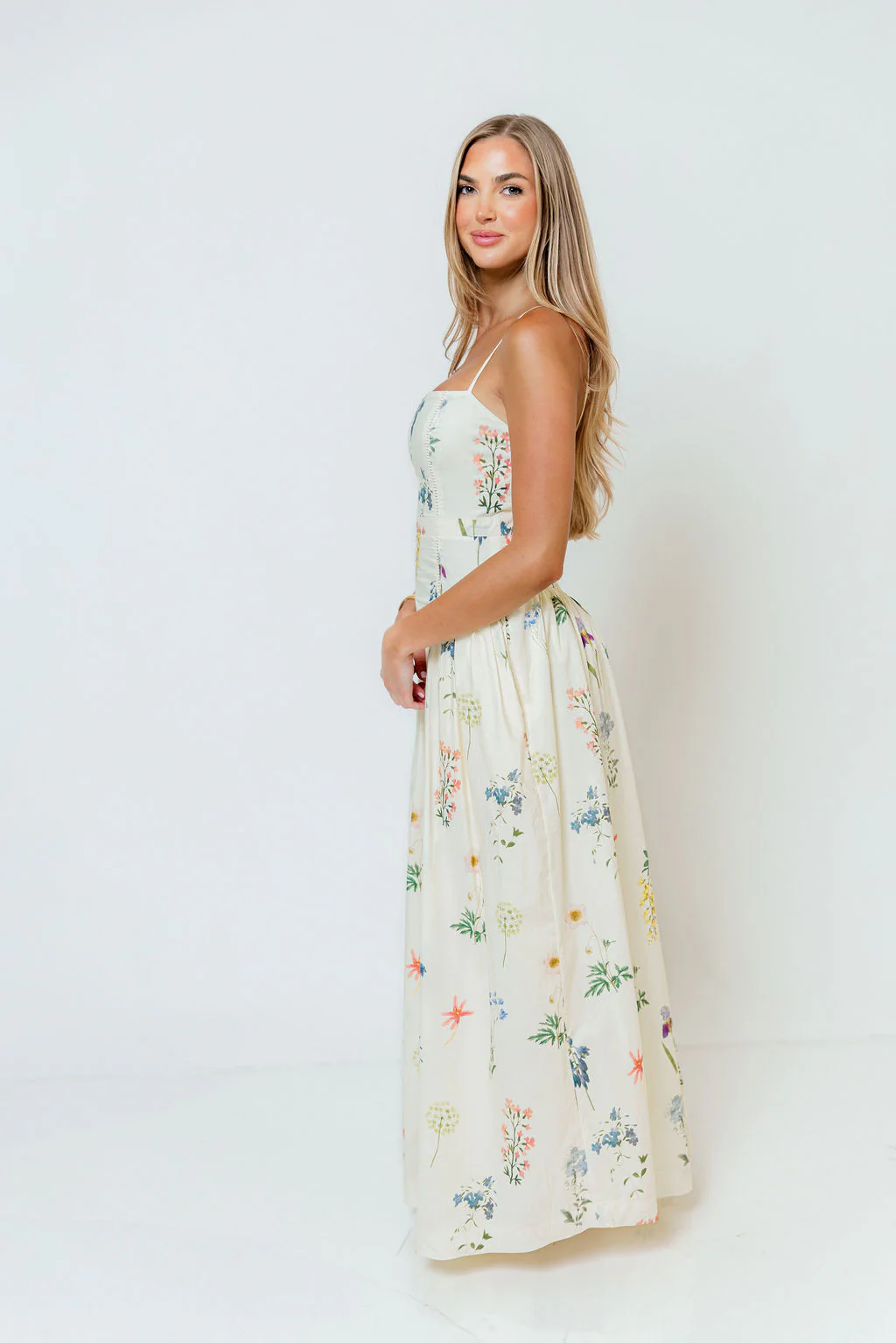Kienna Drop Waist Floral Maxi Dress in Cream - Image 3