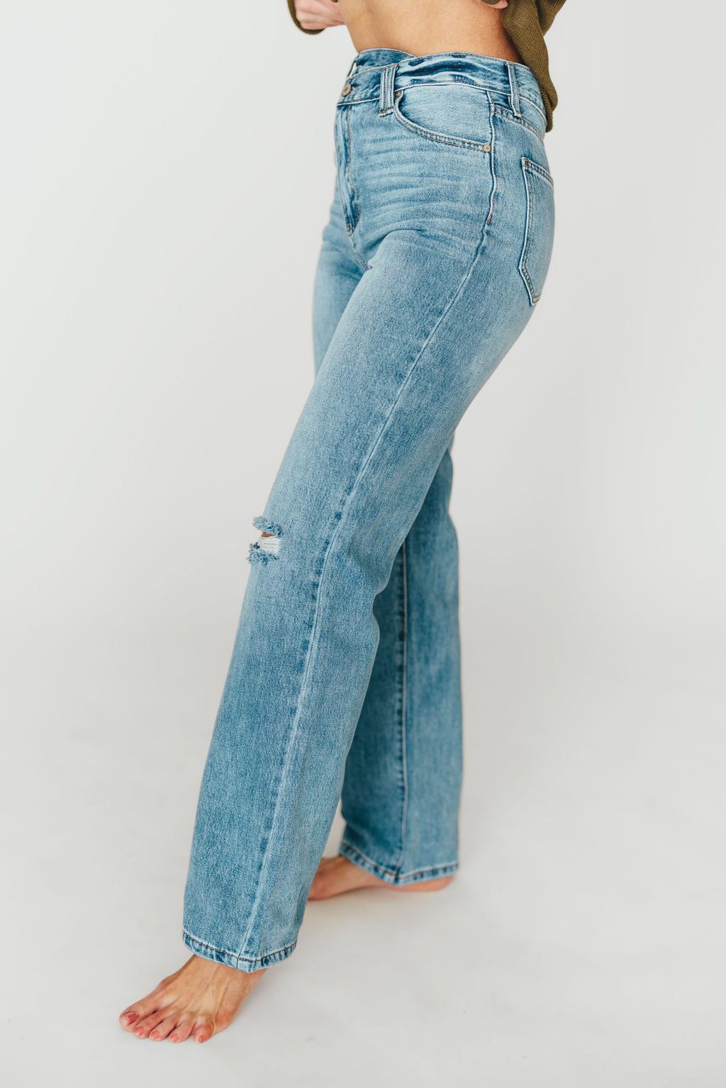 Tiffany 90s High-Rise Crisscross Waist Straight Jeans in Light Wash - Image 7