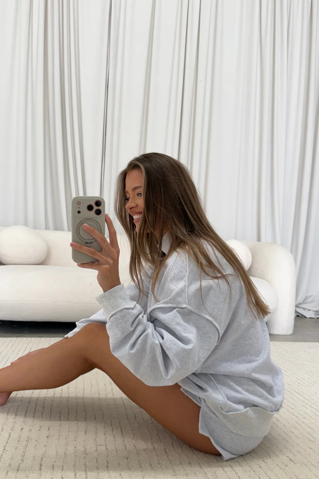 Tillie Relaxed Mock Neck Pullover and Shorts Set in Heather Grey - Image 3