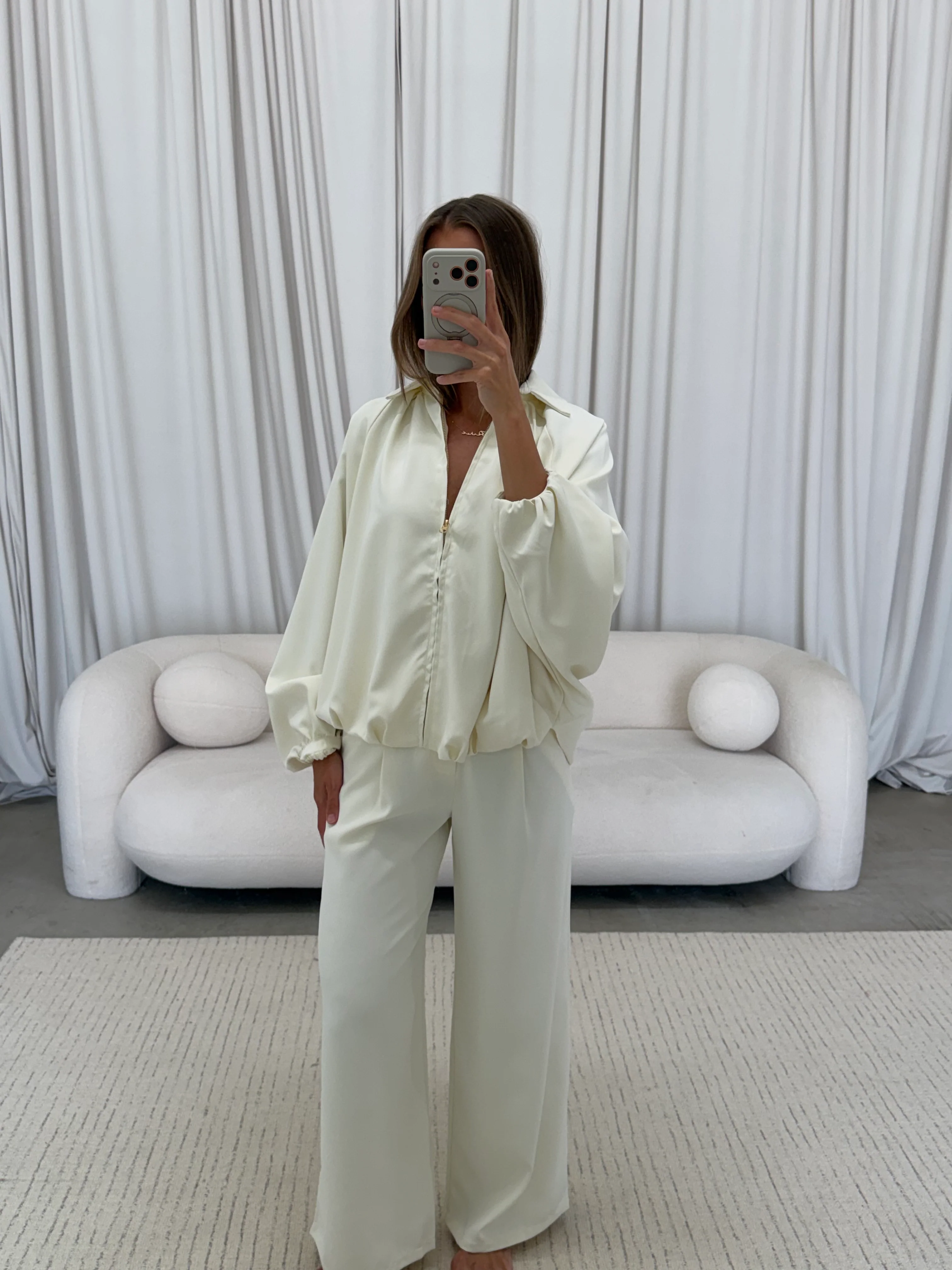 Alcott Set in Cream - Image 2