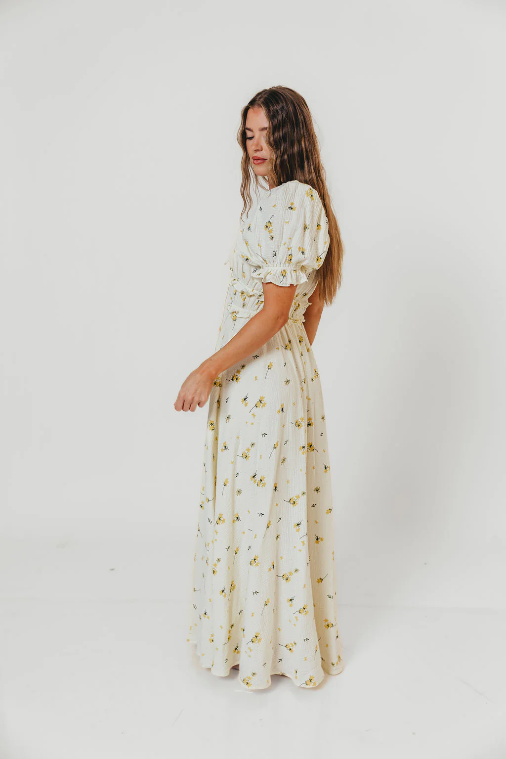 Sydnee Maxi Dress in Yellow Floral - Bump Friendly & Inclusive Sizing - Image 5